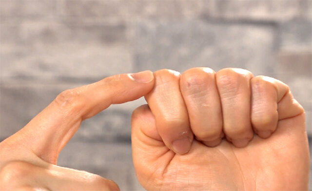 奇跡の頭ほぐしのやり方｜ほうれい線・顔のたるみ・二重アゴ・目の周りを改善【世界一受けたい授業】