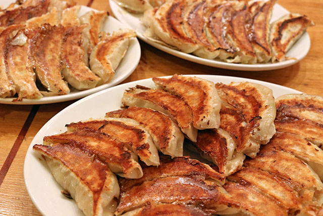 【ざわつく金曜日】五目餡揚げ餃子『蓮香楼銀座店』肉汁溢れる極上餃子