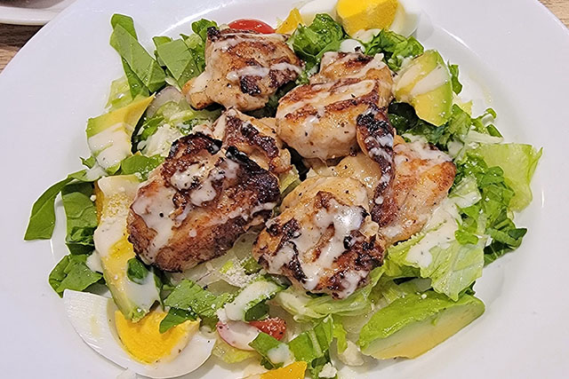 【DAIGOも台所】チキンシーザーサラダのレシピ 鶏もも肉のカレー風味