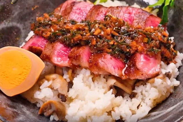 【つぶれない店】和田明日香『深谷牛の豪快ステーキ丼』レシピ 食品館ハーズで簡単料理