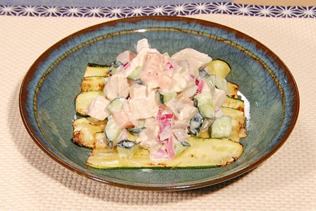 【DayDay】鶏むね肉とサーモンの冷製ヨーグルトサラダのレシピ 亜希のざっくりキッチン