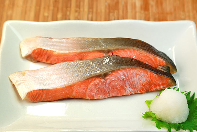 【瞬間回答】鮭の切り身をワンランク上の美味しい焼き鮭にするレシピ