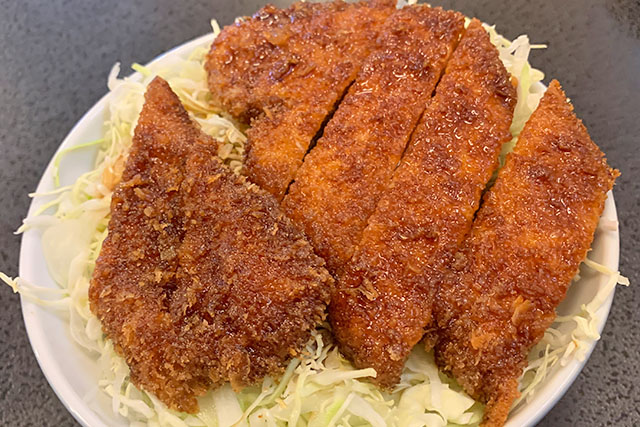 【DAIGOも台所】チーズハムカツ丼のレシピ カレー風味のキャベツで