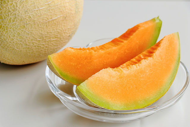 【ざわつく金曜日】寺坂メロン(北海道寺坂農園)すいかVSメロン究極の2択フルーツ対決