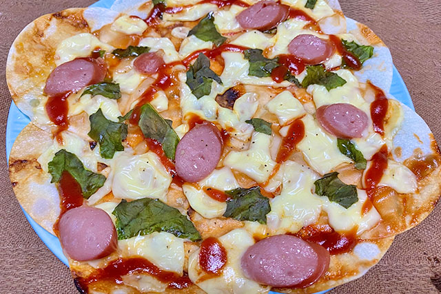 【ラヴィット】魅惑のソーセージコグマピザのレシピ(餃子の皮)＆TEAMのKさんソーセージ料理