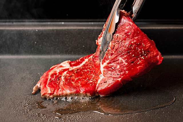 【瞬間回答】安いお肉を高級ステーキのように美味しくするレシピ