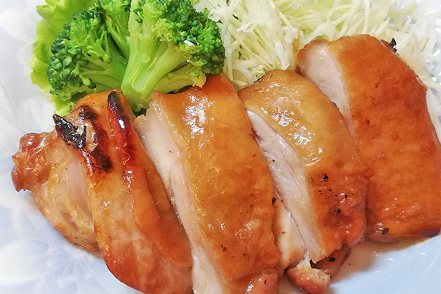 【瞬間回答】格安肉の照り焼きチキンをふっくらジューシーにするレシピ