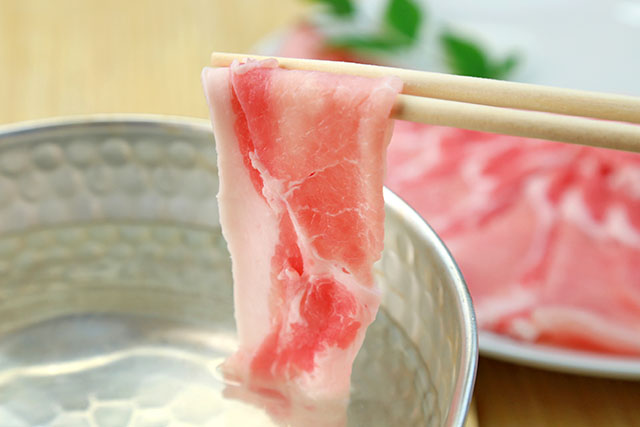 【ざわつく金曜日】鹿児島黒豚しゃぶしゃぶ(華蓮)牛しゃぶVS豚しゃぶ究極の2択しゃぶしゃぶ対決