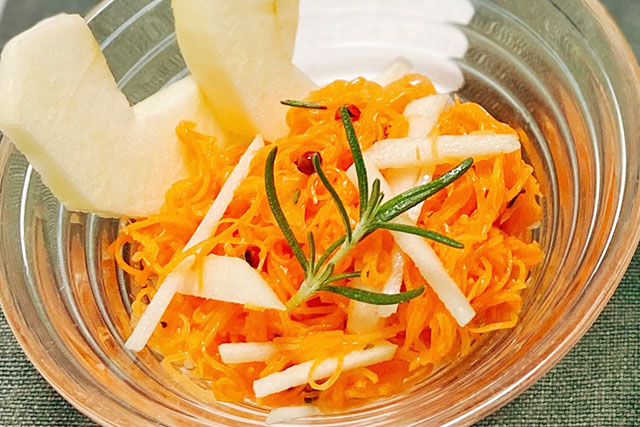 【きょうの料理】タサン志麻さん『りんごのキャロットラペ』レシピ