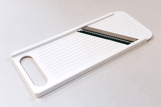 【ざわつく金曜日】スライサー『千葉工業所 万能野菜スライサーキレルワア』千切りが超簡単