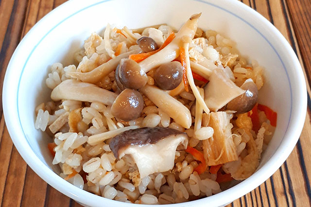 【ヒルナンデス】きのこの混ぜ込みご飯のレシピ(電子レンジ)クレハ社員が教える時短料理