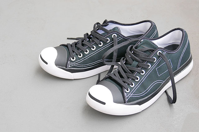 【ハナタカ優越館】靴の黄ばみの落とし方！スニーカークリーニング専門店が教える