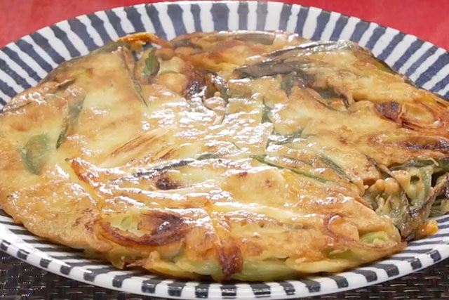 【相葉マナブ】ネギのチヂミ風揚げ焼きのレシピ 横浜市都筑区のネギ農家直伝