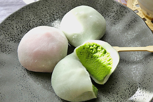 【ざわつく金曜日】夢大福抹茶『近江屋本舗』たい焼きVS大福究極の2択スイーツ対決