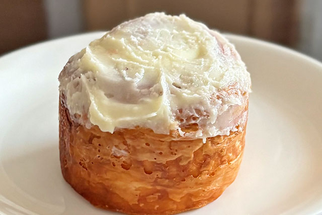 【ざわつく金曜日】シナモンロール『パンドゥマルシェ』草津の大行列パン屋さん