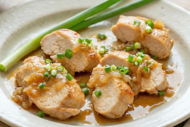 【きょうの料理】ふんわり鶏むね肉の玉ねぎソースのレシピ 本多京子さんシニアの1人分レシピ